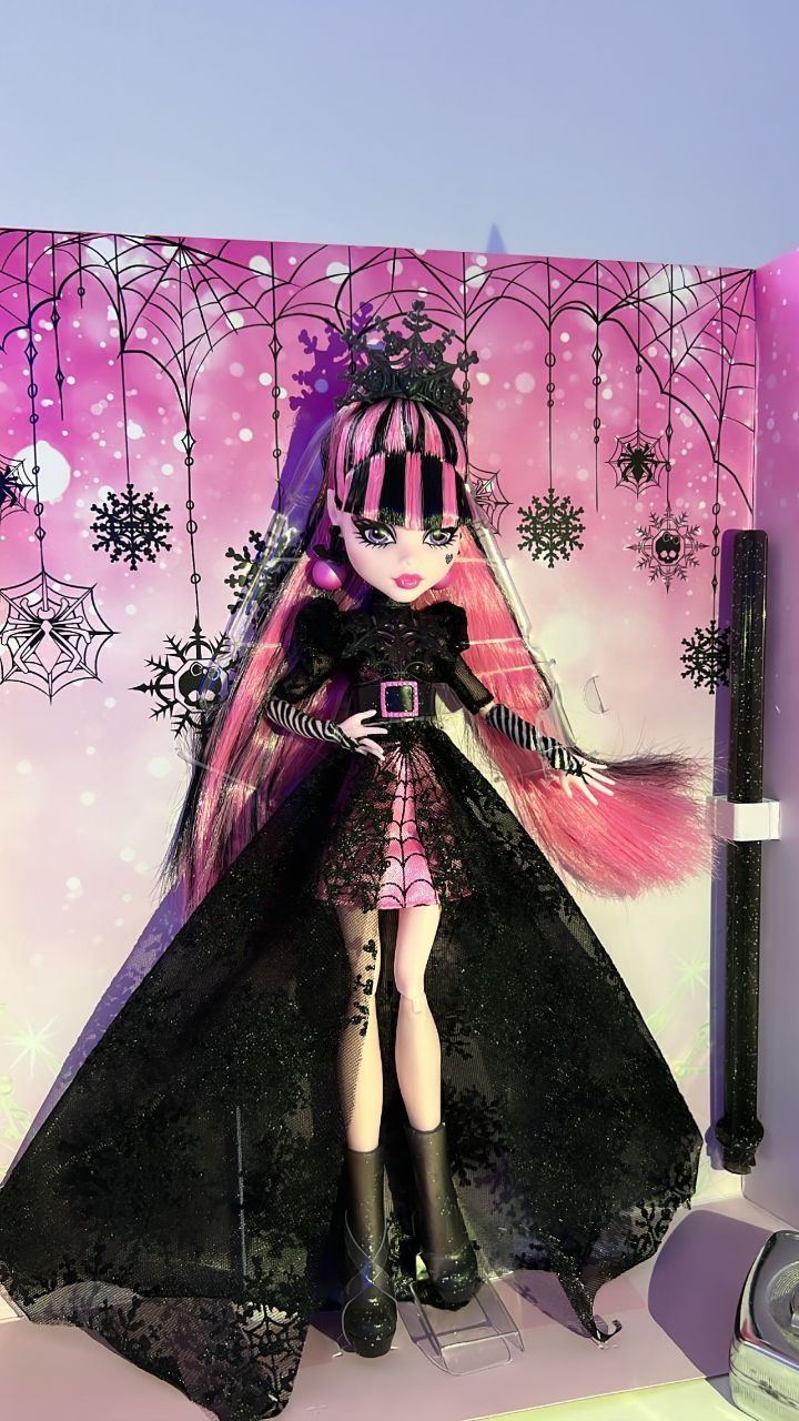 NEW Monster High HOWLIDAY SPECIAL EDITION G1 Draculaura Doll 2022 IN HAND